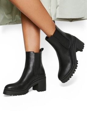 Lamica Chelsea Italian Black Leather Ankle Boots Lug Sole Heeled EU 38 US 7